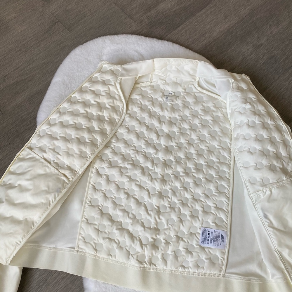 Nike Aeroloft Running Jacket - Picture 6 of 7